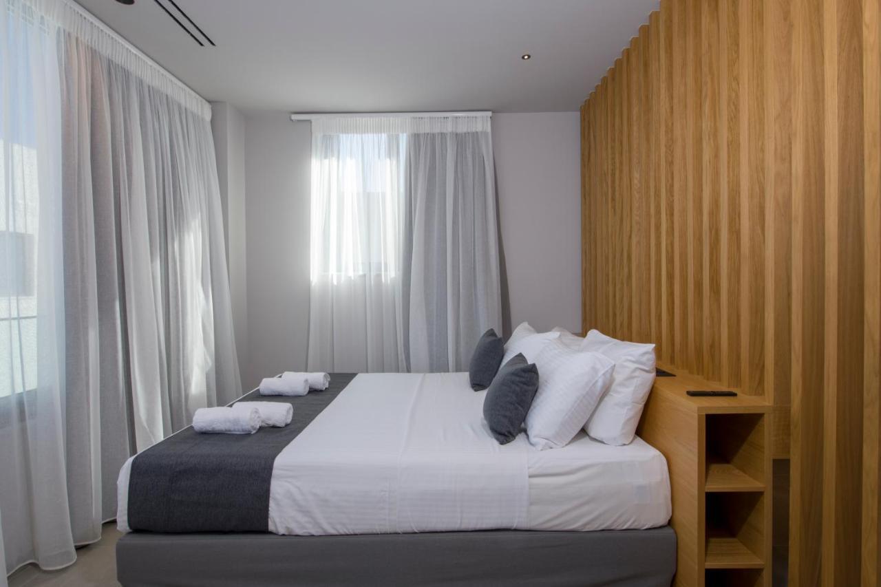 Xenias Luxury * Kalathas