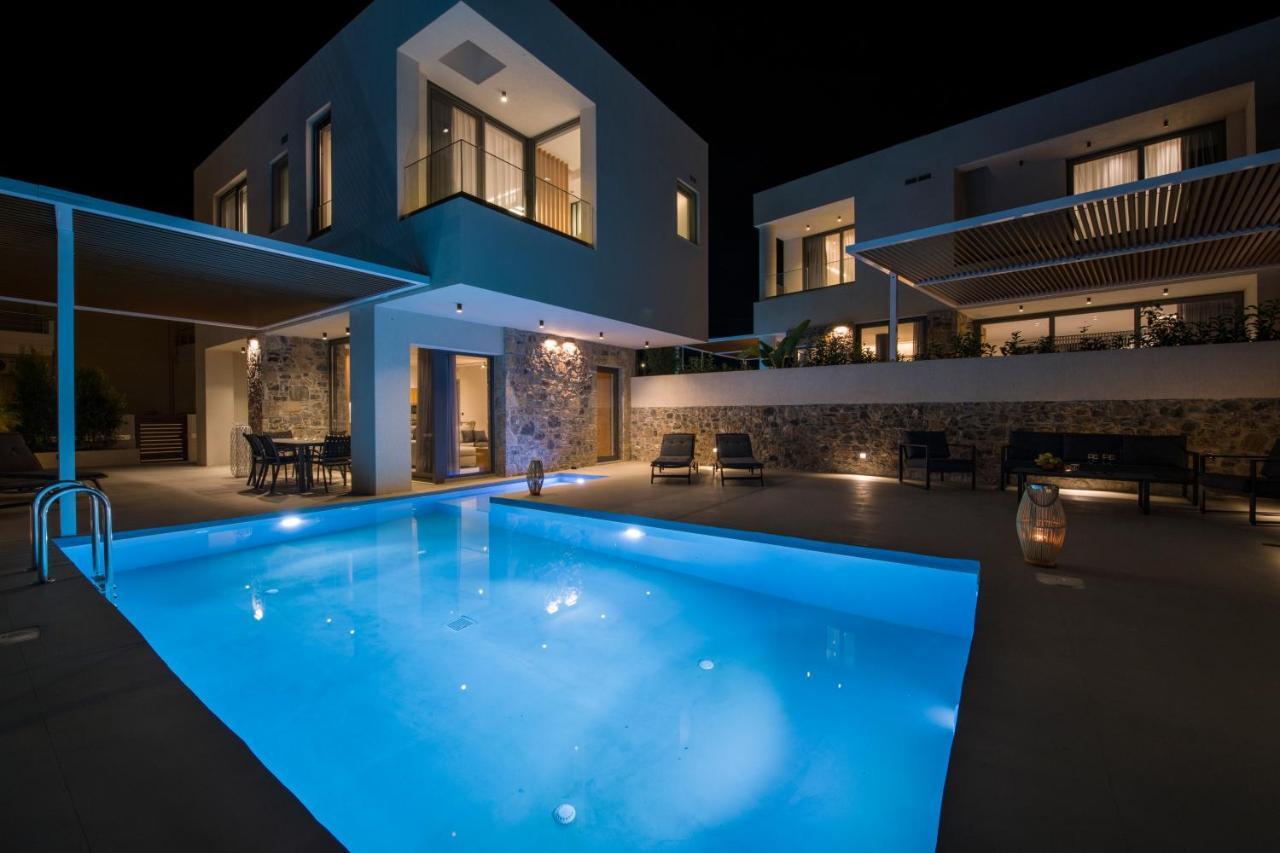 Xenias Luxury Villa *