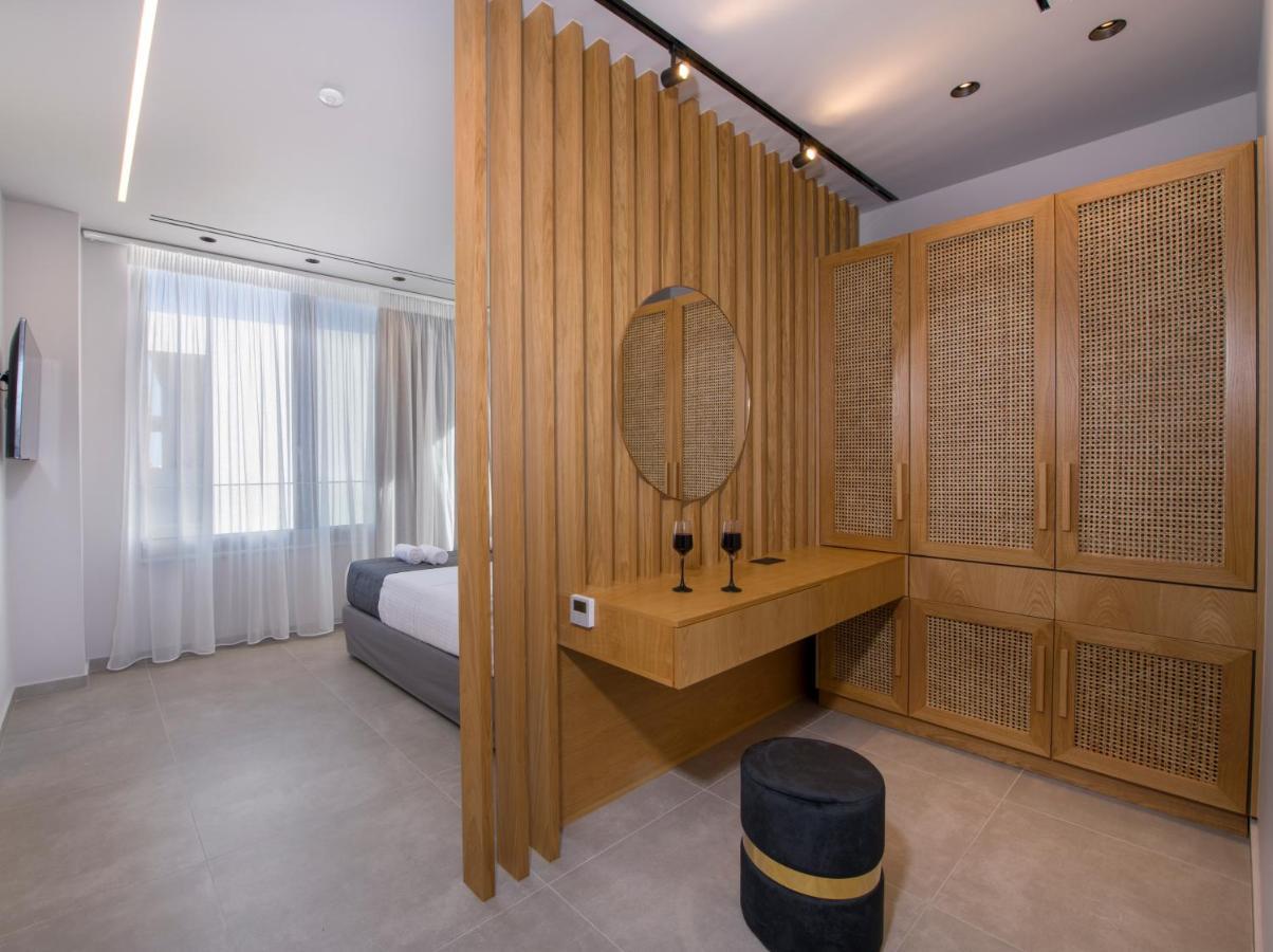 Xenias Luxury *