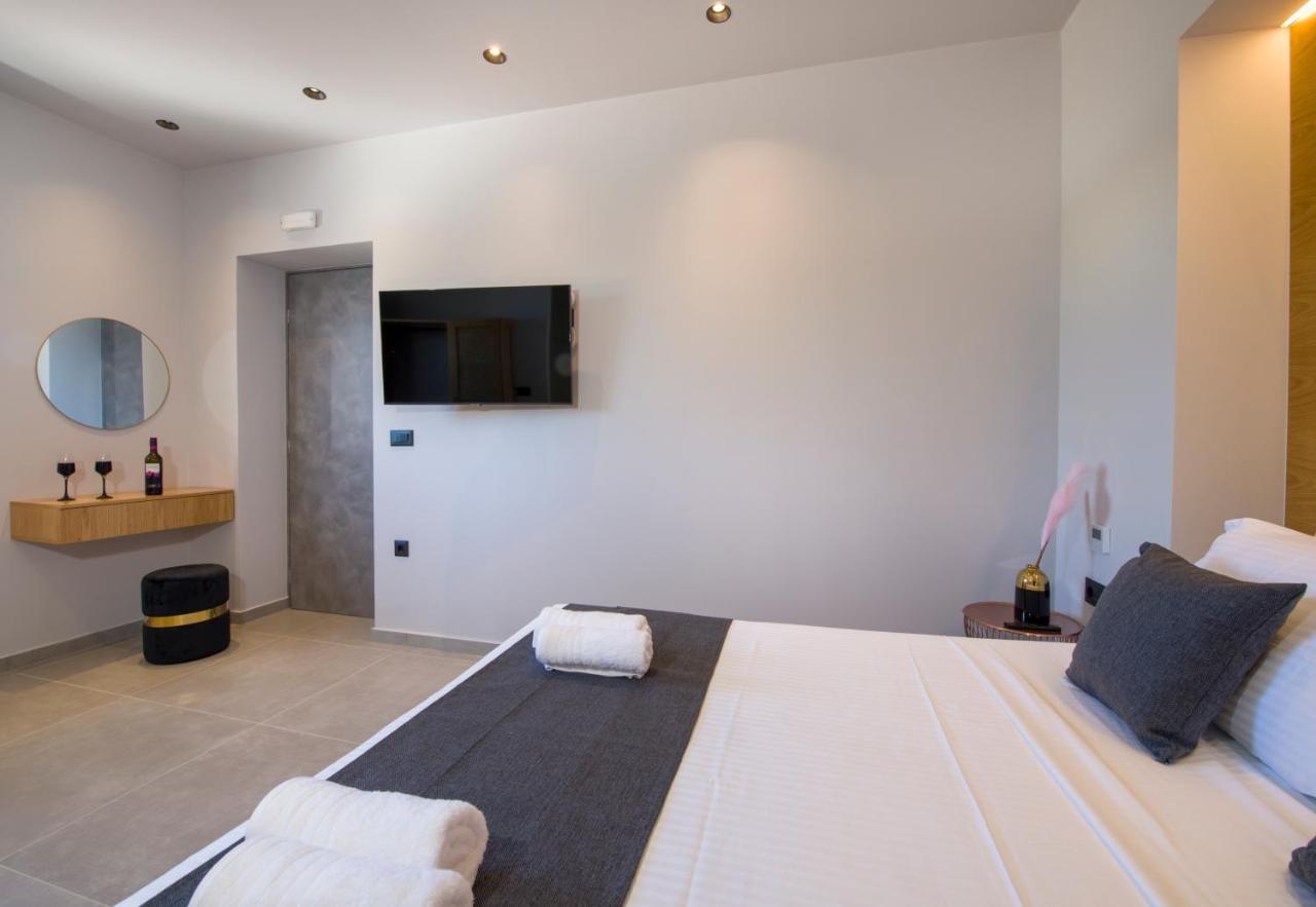 Xenias Luxury Villa
