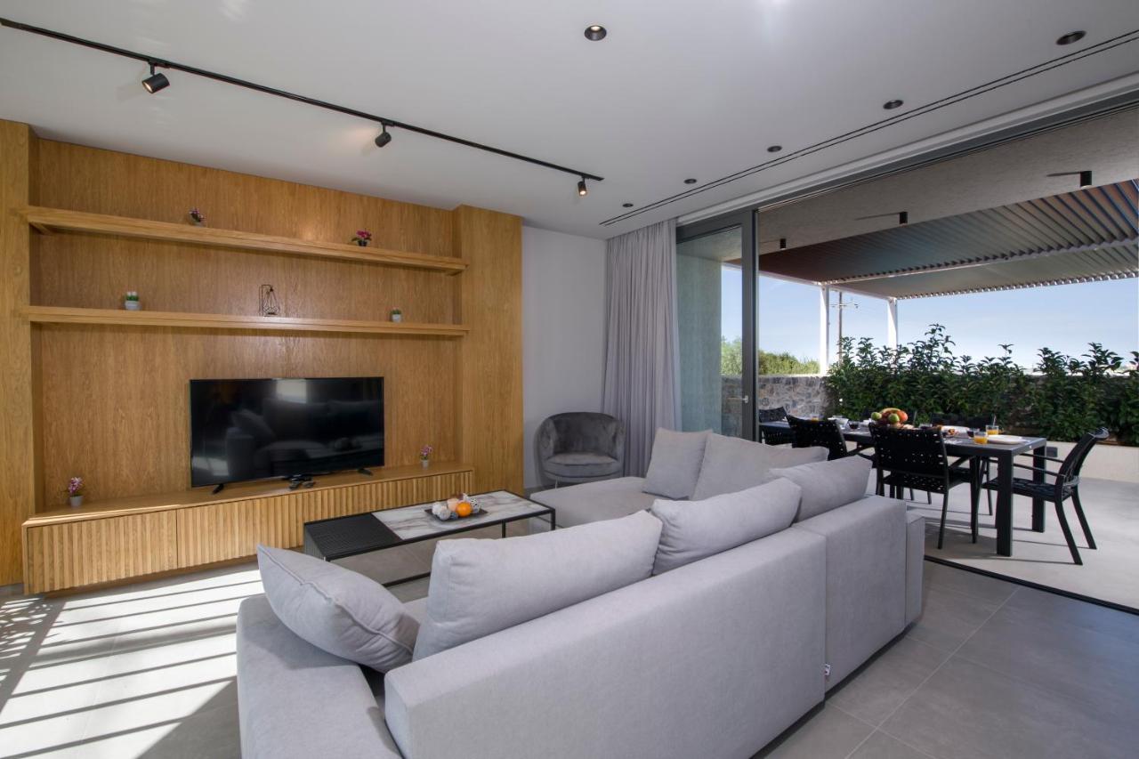 Xenias Luxury Villa *